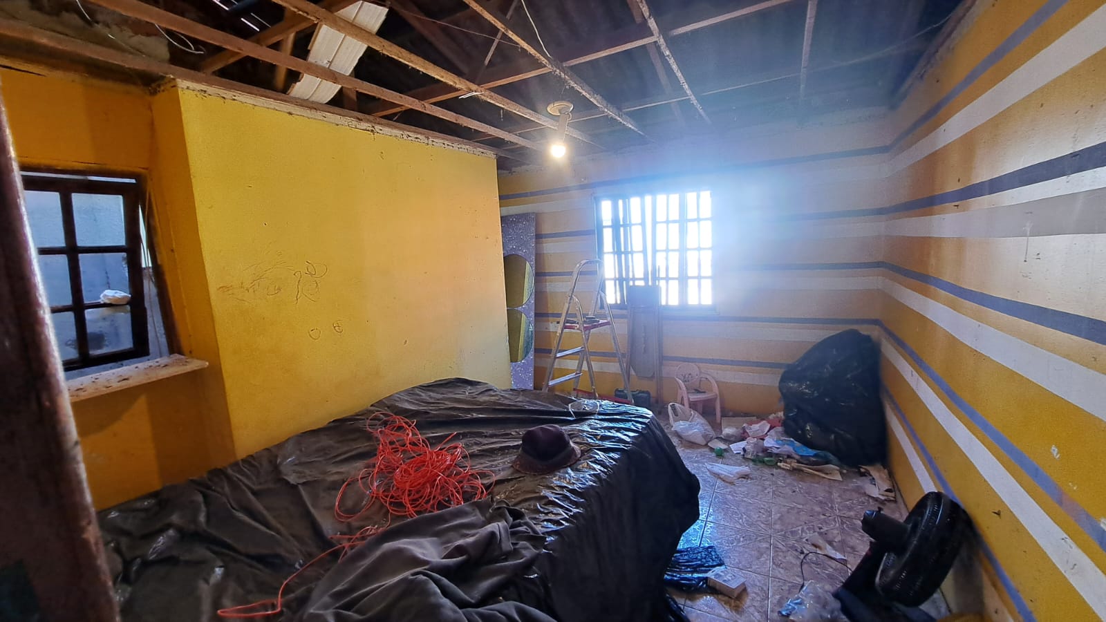 Ambiente em obra estrutural antes da reforma